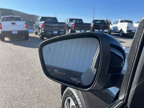 Used 2025 Ford Escape Platinum AWD/4WD image 24