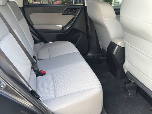 Used 2014 Subaru Forester 2.5i AWD/4WD image 12