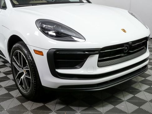 New 2026 Porsche Macan AWD image 39