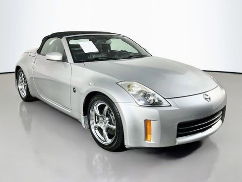 Used 2007 Nissan 350Z Touring RWD image 4