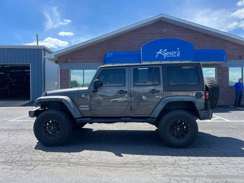Used 2016 Jeep Wrangler Unlimited Sport w/ Quick Order Package 24S AWD/4WD image 3