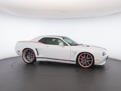 Used 2010 Dodge Challenger R/T image 30