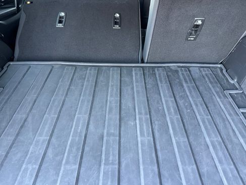 Used 2023 Land Rover Discovery Sport S image 16