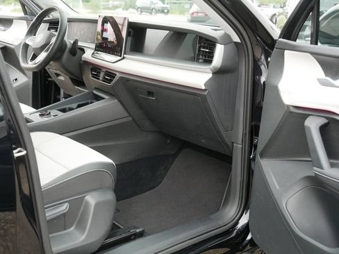 Certified 2025 Volkswagen Tiguan SE AWD/4WD image 20