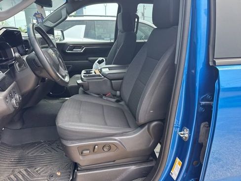 Used 2023 Chevrolet Silverado 1500 LT AWD/4WD image 7