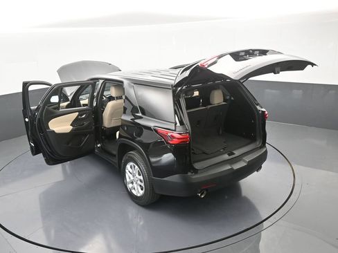 Used 2023 Chevrolet Traverse LS image 64