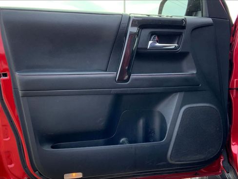 Used 2021 Toyota 4Runner Venture w/ Moonroof Package AWD/4WD image 22