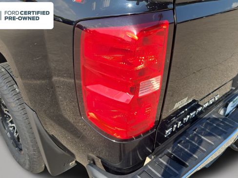 Used 2018 Chevrolet Silverado 1500 LT AWD/4WD image 32