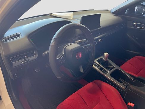 Used 2024 Honda Civic Type R image 9