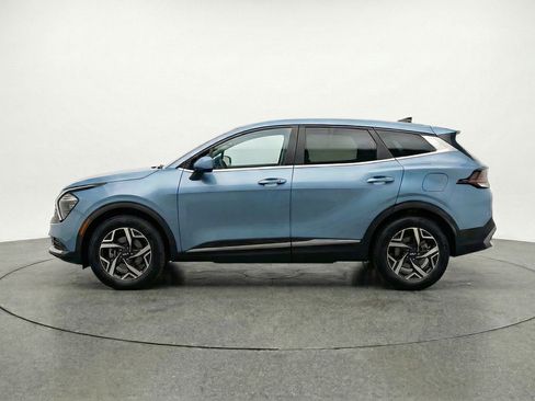 Used 2025 Kia Sportage LX FWD image 5