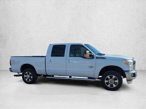 Used 2011 Ford F250 Lariat w/ Lariat Interior Pkg AWD/4WD image 4