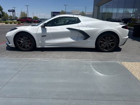 Used 2023 Chevrolet Corvette Stingray Premium Conv w/ Z51 Performance Package RWD image 8