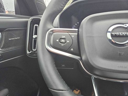 Certified 2023 Volvo XC40 Recharge Ultimate w/ Protection Package Premier image 32