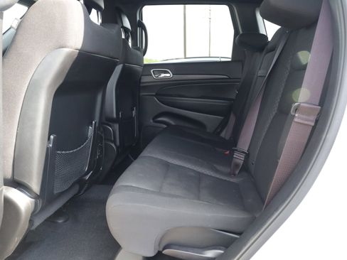 Used 2021 Jeep Grand Cherokee Laredo image 22