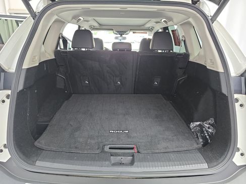 Used 2023 Nissan Rogue SV w/ SV Premium B Package FWD image 12