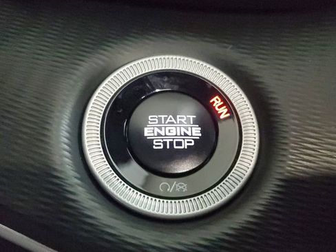 Used 2025 Jeep Grand Cherokee L Laredo RWD image 29