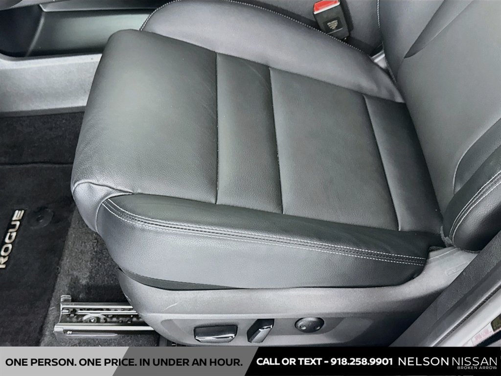Certified 2025 Nissan Rogue SL w/ Tech Package AWD/4WD image 19