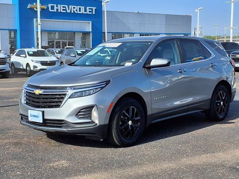 Used 2024 Chevrolet Equinox LT FWD image 3