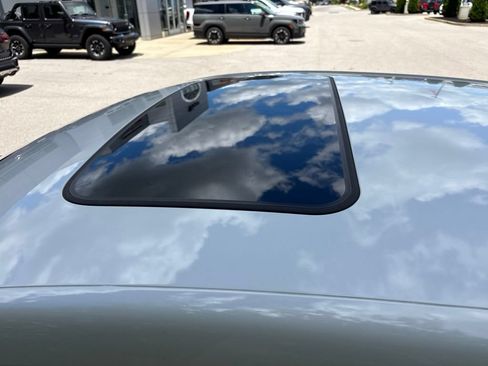 Used 2025 Buick Envista Avenir FWD image 34