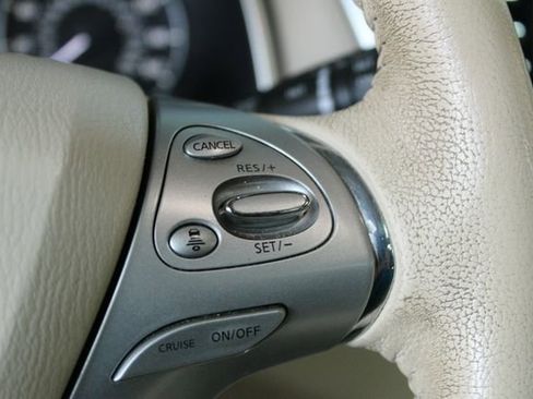 Used 2017 Nissan Murano AWD image 18