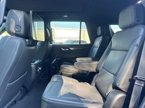 Used 2024 GMC Yukon Denali w/ Advanced Technology Package AWD/4WD image 11