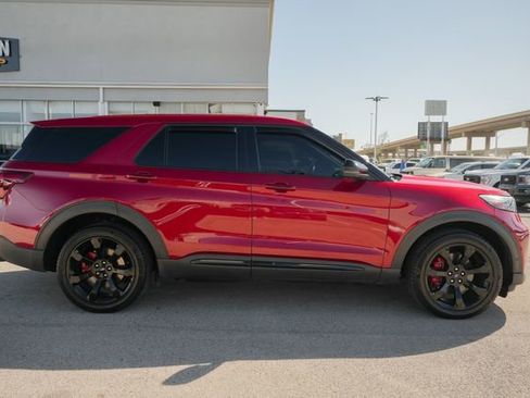 Used 2022 Ford Explorer ST w/ Equipment Group 401A image 4