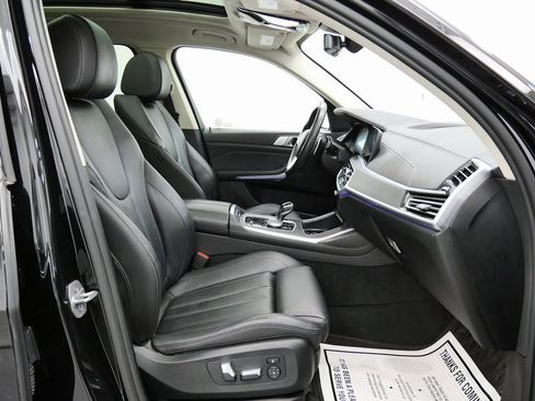 Used 2022 BMW X7 xDrive40i w/ Cold Weather Package image 17