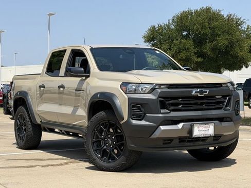 Used 2023 Chevrolet Colorado Trail Boss w/ LPO, Dark Essentials Package AWD/4WD image 2