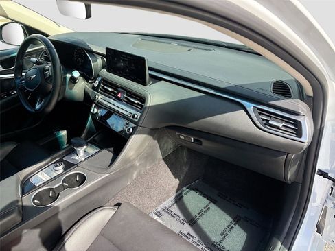 Used 2025 Genesis G70 2.5T RWD image 31