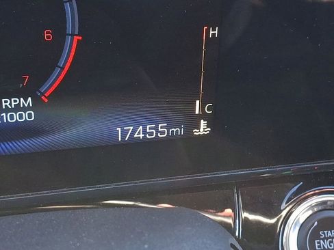 Used 2024 Chevrolet Trax RS image 18