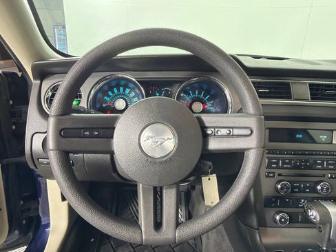 Used 2011 Ford Mustang Coupe w/ 101A Rapid Spec Order Code RWD image 14
