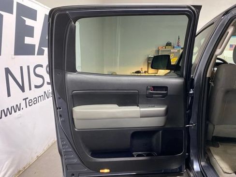 Used 2010 Toyota Tundra 4x4 CrewMax image 23