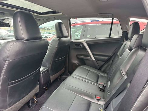 Used 2017 Toyota RAV4 XLE FWD image 10