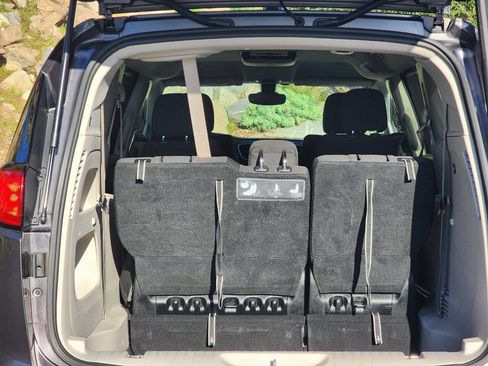 Used 2017 Chrysler Pacifica Touring Plus w/ Tire & Wheel Group image 31