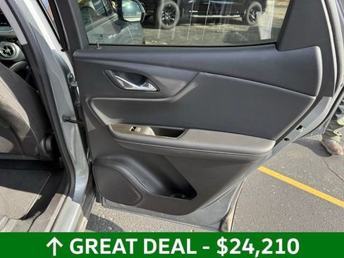 Used 2025 Chevrolet Blazer LT FWD image 23