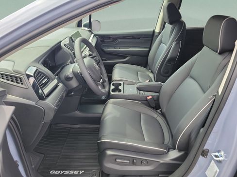 New 2026 Honda Odyssey Touring image 25
