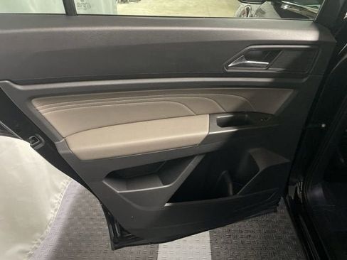 Certified 2023 Volkswagen Atlas Cross Sport SE image 11