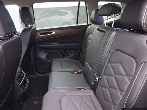 New 2026 Volkswagen Atlas SE image 10