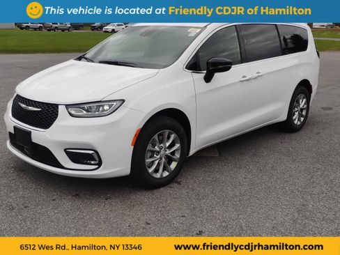 New 2026 Chrysler Pacifica Select image 1