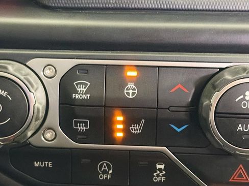 Used 2020 Jeep Wrangler Unlimited Rubicon w/ Uconnect 4C Nav & Sound Group AWD/4WD image 19