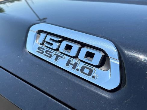 Used 2025 RAM 1500 Limited AWD/4WD image 5
