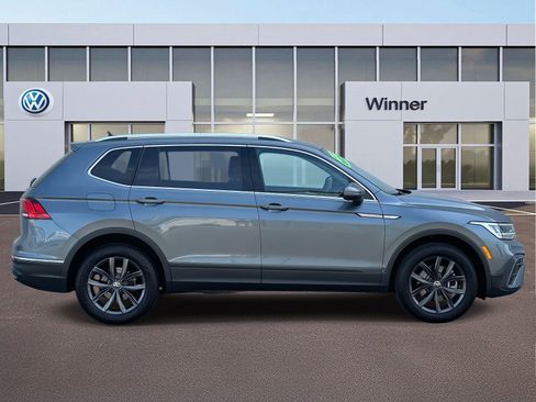 Used 2023 Volkswagen Tiguan SE image 8