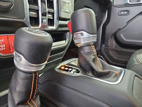 Used 2021 Jeep Gladiator Mojave AWD/4WD image 12