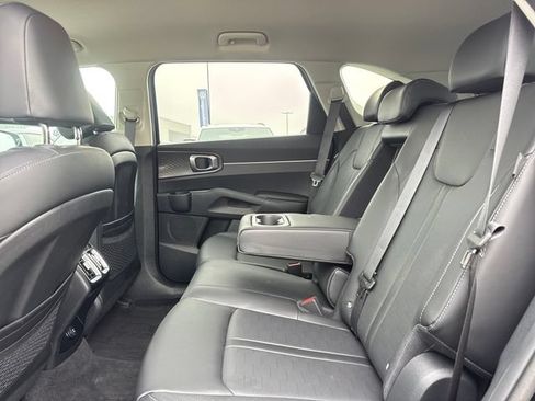 Certified 2026 Kia Sorento EX AWD/4WD image 9