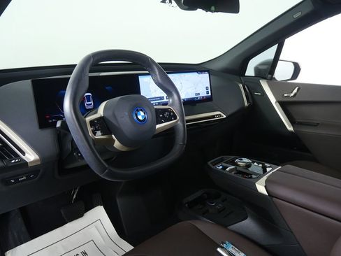 Used 2024 BMW iX xDrive50 w/ Sport Package AWD/4WD image 12