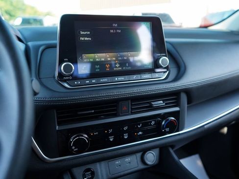 Used 2026 Nissan Rogue S FWD image 7