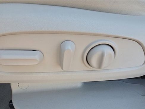 Used 2023 GMC Acadia Denali w/ Denali Technology Package image 24