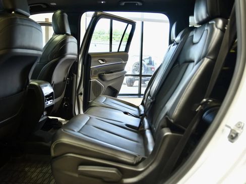 Used 2023 Jeep Grand Cherokee L Overland AWD/4WD image 21