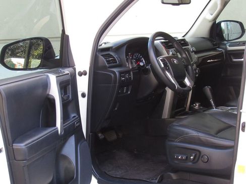 Used 2019 Toyota 4Runner Limited w/ Four Season Floor Mat Package image 9