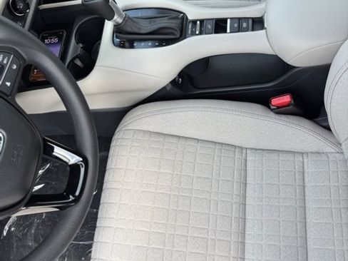 New 2026 Honda HR-V LX image 16